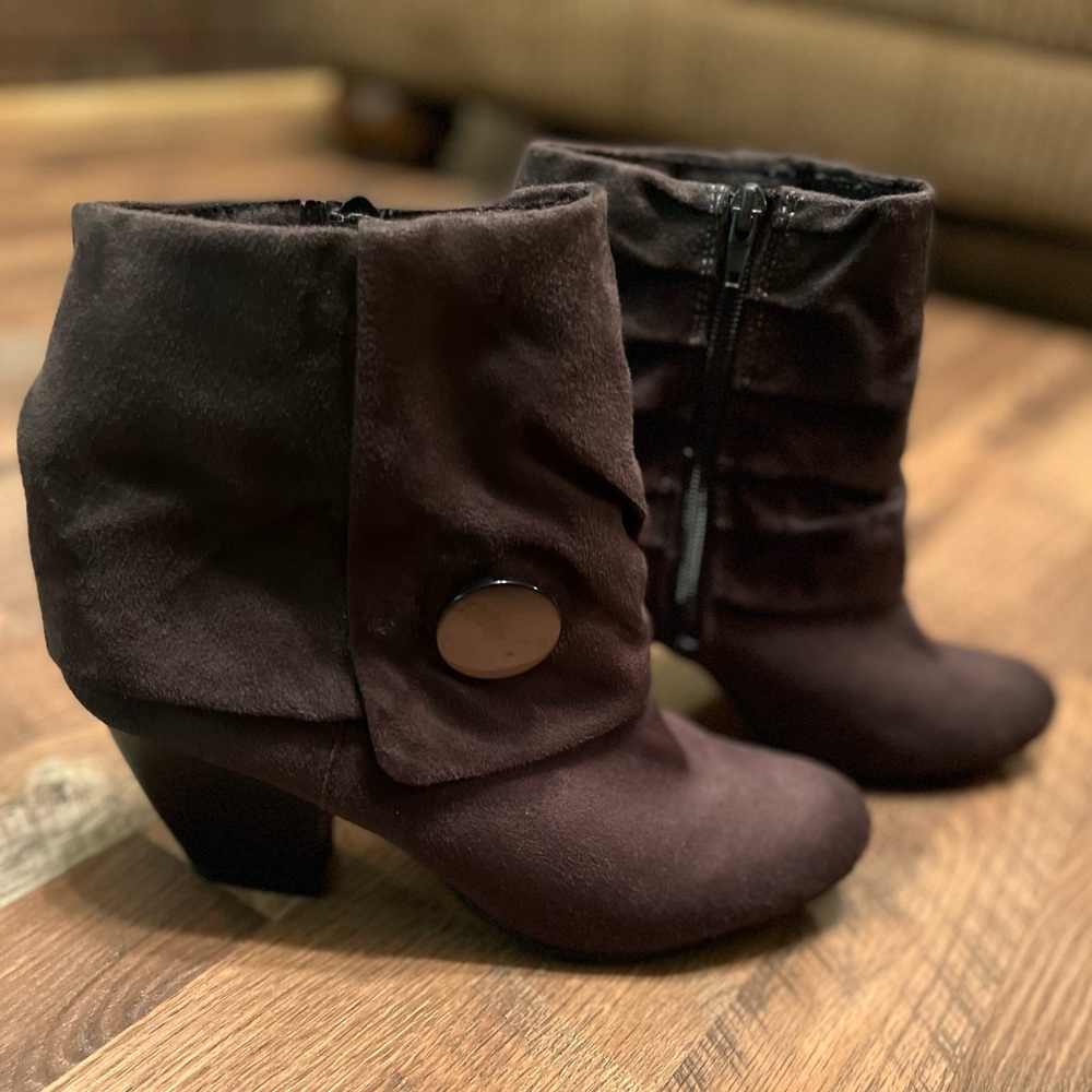 Covington Size 9 Booties~Dark Gray almost Brown~